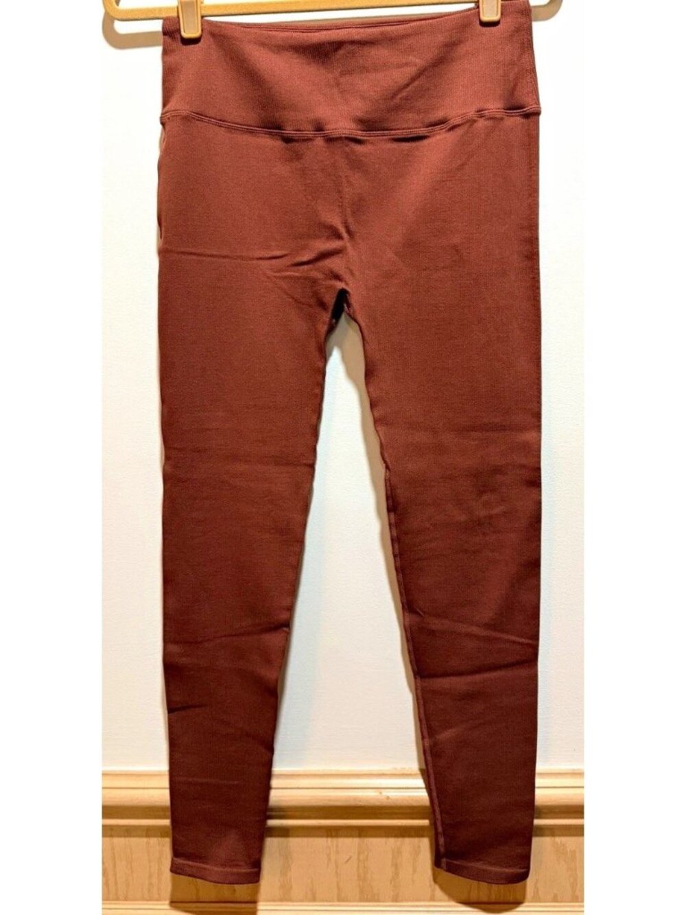 NWOT~ Fabletics Women's Seamless Rib Leggings Chestnut Color ~ Lg